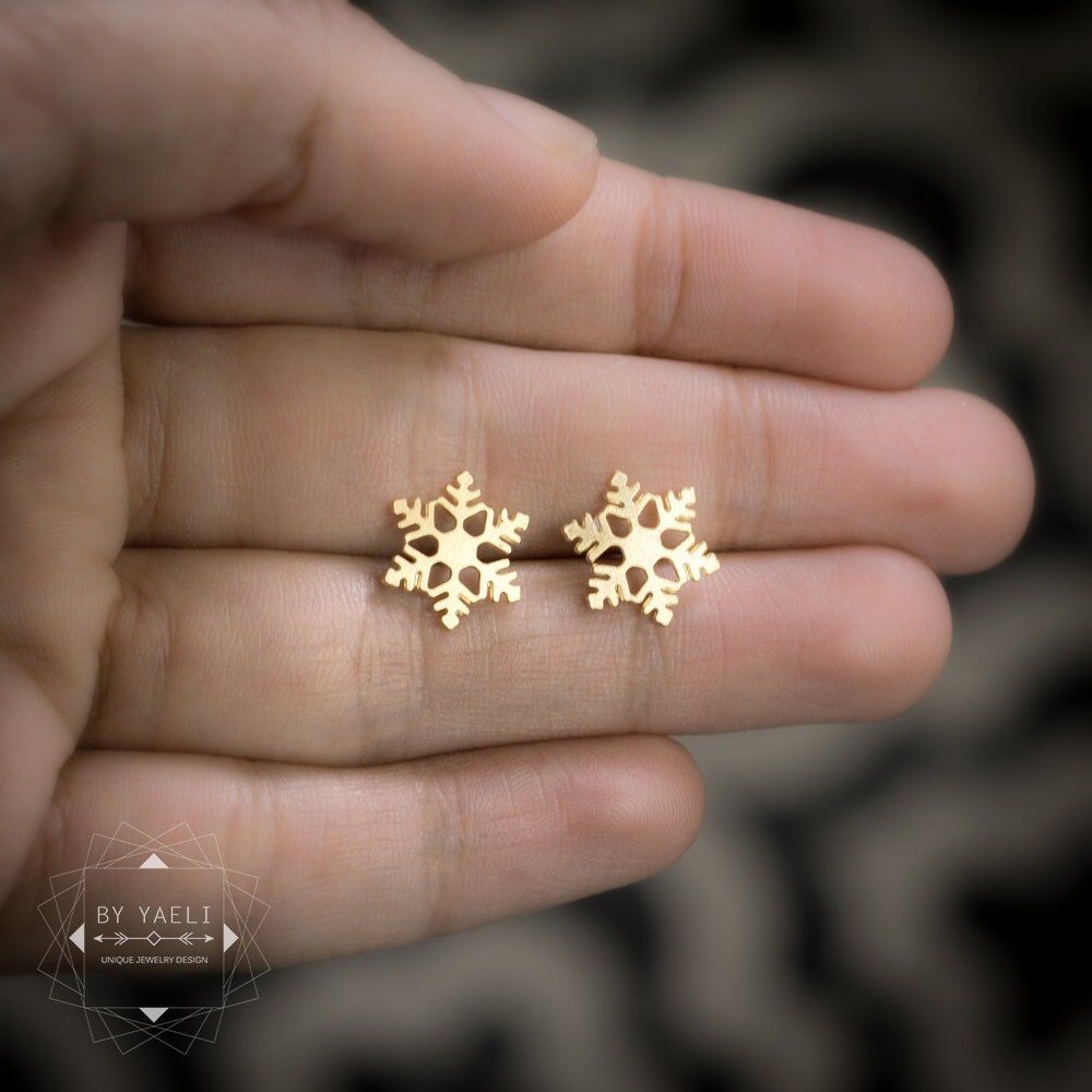 Gold deals snowflake earrings